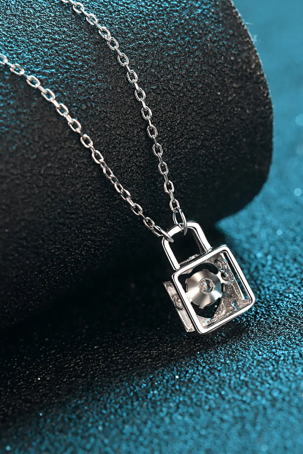 Moissanite Lock Pendant Necklace Lomwn